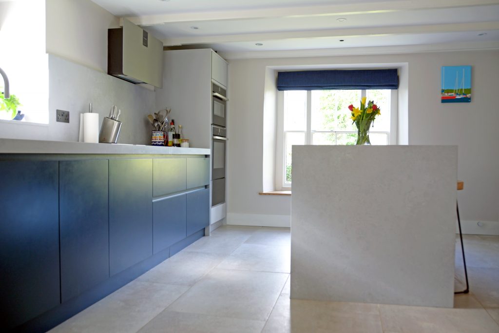 Handleless kitchen in Truro cornwall