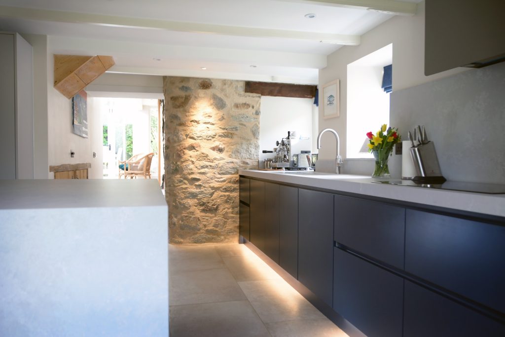 Kitchen in Truro Hampton Oxford Blue